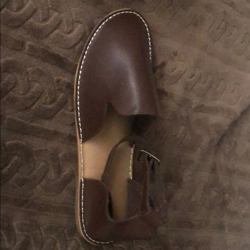 Sandals - Picture 2 of 3